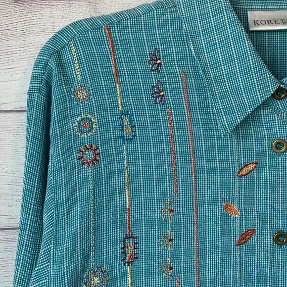 Vintage Koret Teal Blue Button Up Shirt Embroider Flowers Roll Tab Sleeves Small - Picture 10 of 16